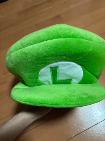USJ 루이지 그린 컬러 플리스 모자