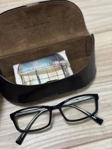 OLIVER PEOPLES 스퀘어 안경 블랙