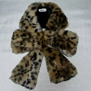 새상품급 Casselini 캐세리니 리본 티펫 머플러 레오파드 무늬