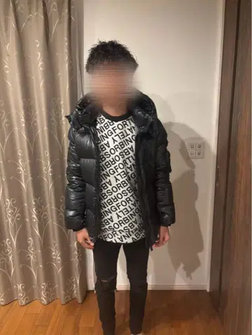 블랙 다운 자켓 후드 부착