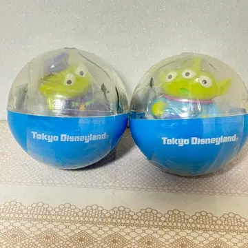 도쿄 디즈니랜드 리틀 그린맨 캐스트 코스튬 가챠 2개 세트