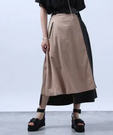 [ 택 포함 새상품 ] HARE 가죽 파이핑 스커트