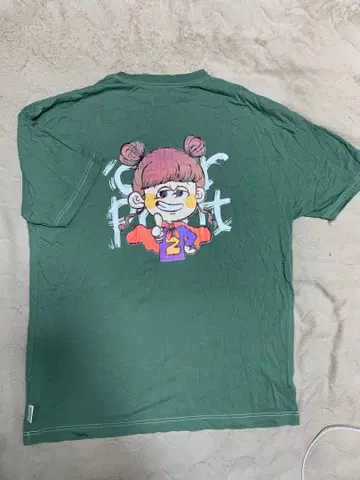 오버 프린트 콜라보 T셔츠