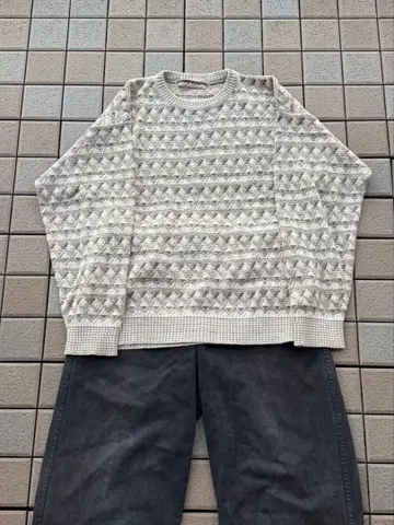 기하학 패턴 아이보리 니트 스웨터