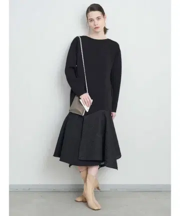 엘렌딕 재료 믹스 플레어 헤밍 원피스