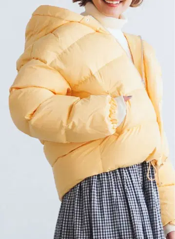 [ 새상품 미사용 ] OMNES 헝가리 다운 숏 기장 자켓