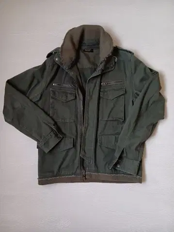 Black-accarn 밀리터리 자켓 후드 부착