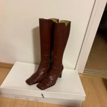 브라운 가죽 롱 부츠 중간 힐