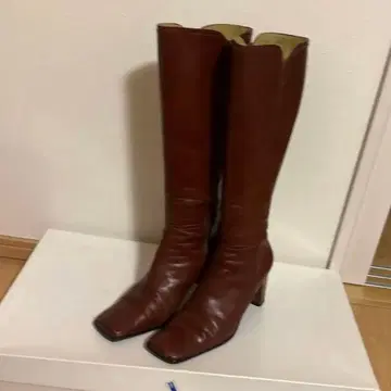 브라운 가죽 롱 부츠 중간 힐