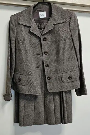 CECI OU CELA 일본제 브라운 체크 스커트 수트 38 울