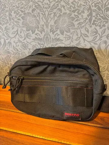 BRIEFING 블랙 바디백 USA