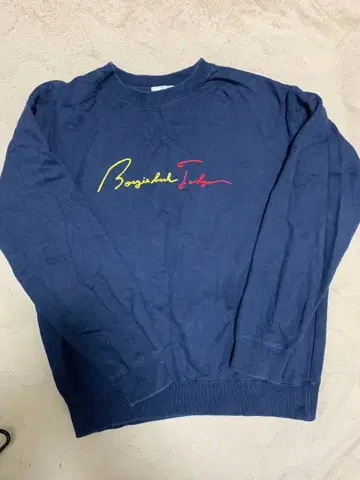 네이비 로고 자수 크루넥 트레이닝복