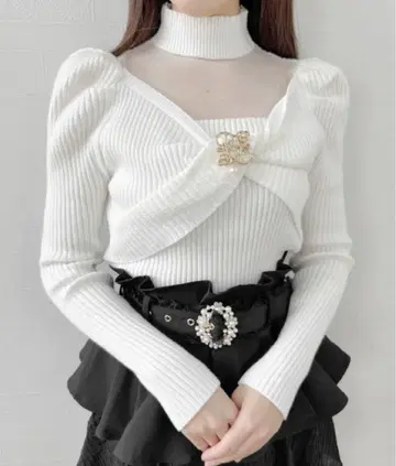 시어 데콜테 트위스트 리본 니트 couture BY ROJITA