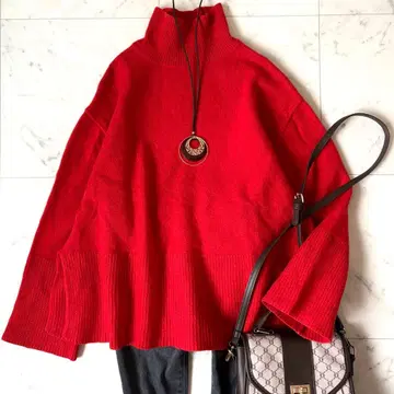 미라 오웬 울 캐시미어 터틀넥 니트 사이드 슬릿 리브 절개