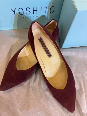 YOSHITO 버건디 스웨이드 펌프스