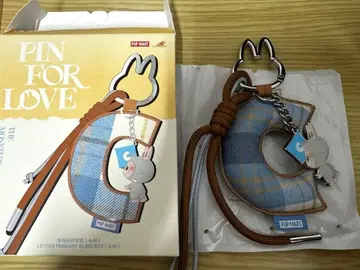 라부부 LABUBU PIN FOR LOVE 알파벳 펜던트 [ C ]