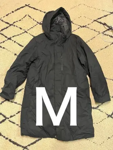 유니클로 하이브리드 다운 코트 남성용 M 사이즈