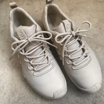 ECCO BIOM AEX 스니커즈 베이지 에코