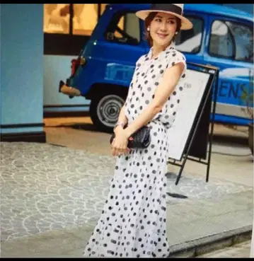 OBLI 도트 쉬폰 스커트