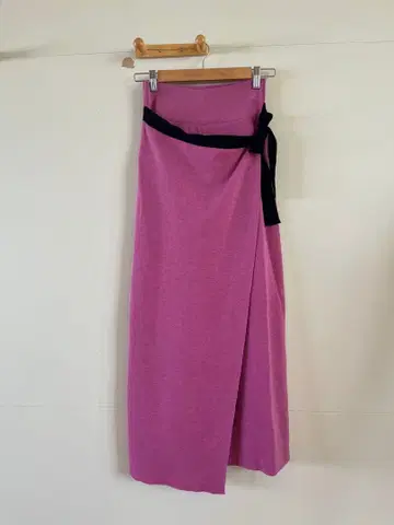 핑크 랩 스타일 스커트 블랙 리본 벨트 포함