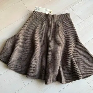 새상품 니트 스커트 플레어 사토 섬유 m. 브라운