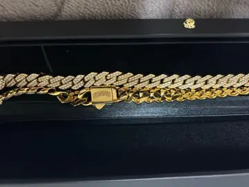 내스티독 스톤 함유 목걸이