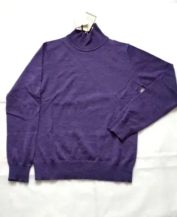 새상품 미사용 퍼플 스웨터 M 사이즈