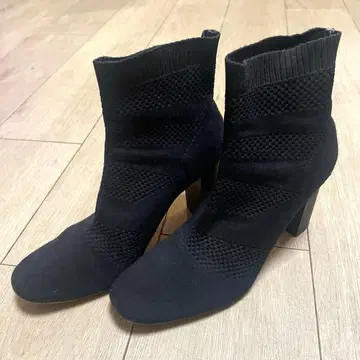 ZARA WOMAN 블랙 니트 하이힐 부츠