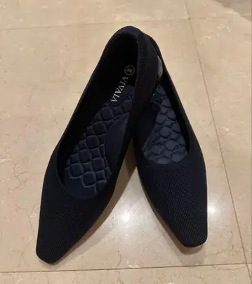 23.5 Vivaia 네이비 스퀘어토 플랫 (Minnie pro)