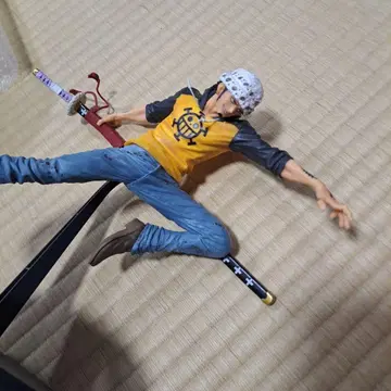 원피스 트라팔가 로우 피규어 MAXIMATIC