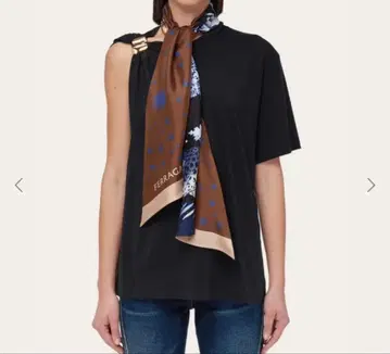 새상품 Ferragamo 밴딩 스카프 Day & Night