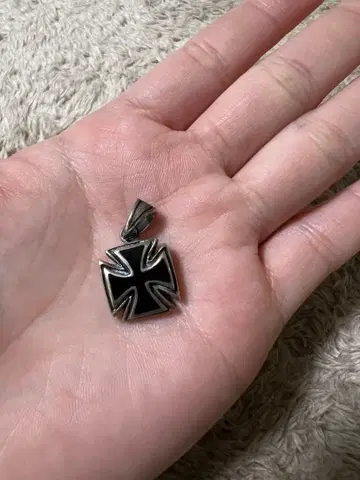 아이언 크로스 탑