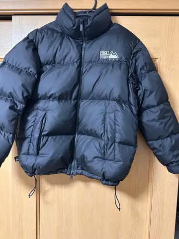 FIRST DOWN 블랙 다운 자켓