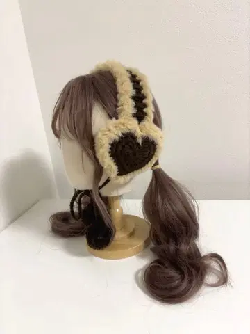 하트 짙은 갈색 브라운 귀도리 핸드메이드 코바늘