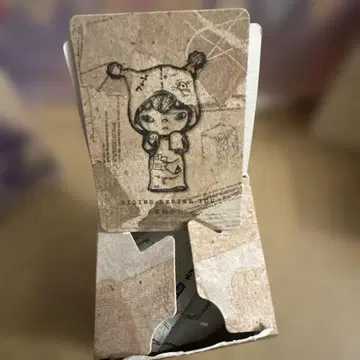 Popmart Hirono echo Hiding Behind You