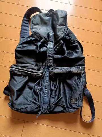 다크 블루 나일론 백팩