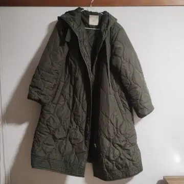 올리브 그린 퀼팅 자켓