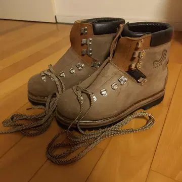 안도제화 PULSE 등산화 미사용 새상품