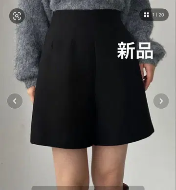 [새상품] Louere 하이웨스트 숏팬츠 블랙