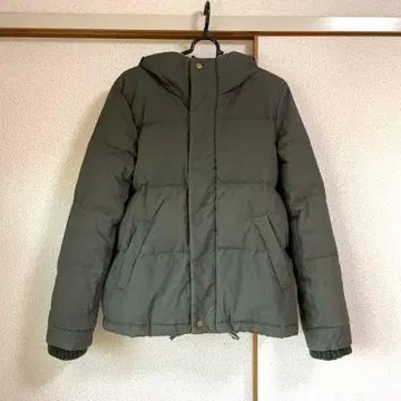 카키 다운 자켓 후드 부착