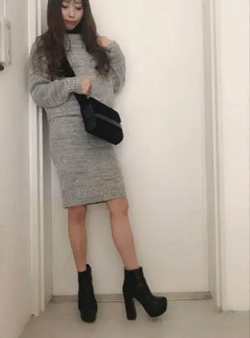 [ 에모다 ] 니트 셋업 크롭 기장 타이트 스커트 EMODA