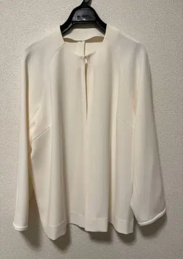 [ 미사용 새상품 ] 아이보리 노카라 자켓 프론트 후크 포함