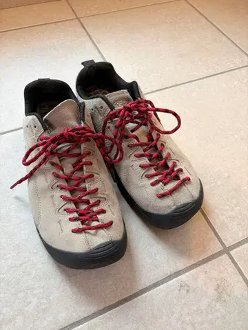 USED KEEN JASPER 베이지/레드 신발끈 26cm