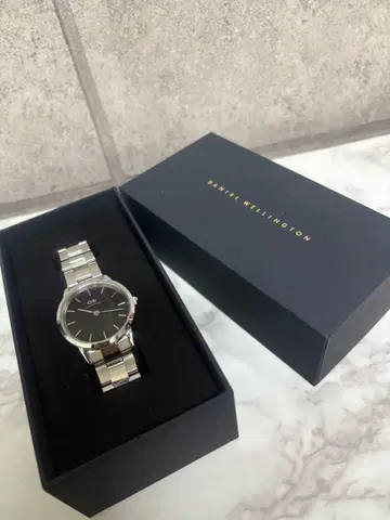 Daniel Wellington 다니엘 웰링턴 손목시계 실버