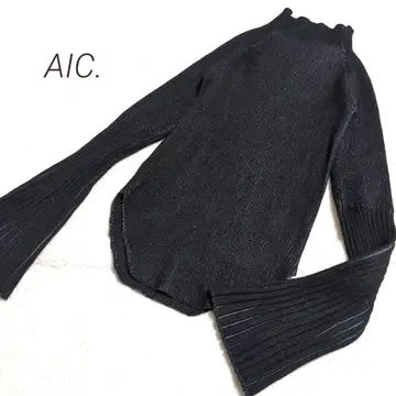 AIC. 에이아이씨 플레팅 리브 플레어 슬리브 니트