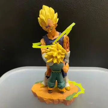 드래곤볼 캡슐 베지터 트렁크 피규어 돌아온 부우편