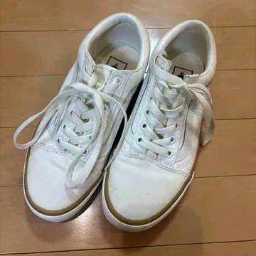 VANS 화이트 스니커즈