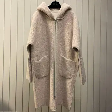 베이지 후드 부착 보아 롱 코트