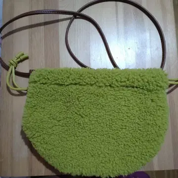 푹신푹신 퍼 숄더백