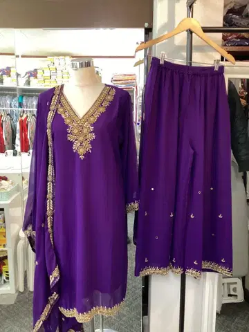 보라색 자수 원피스와 팬츠 세트